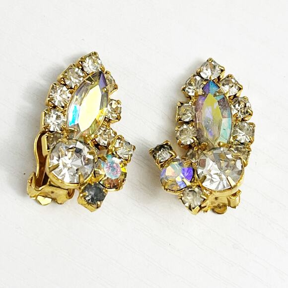 Aurora Borealis Mid-Century Vintage Cluster Clip Earrings - Picture 2 of 5